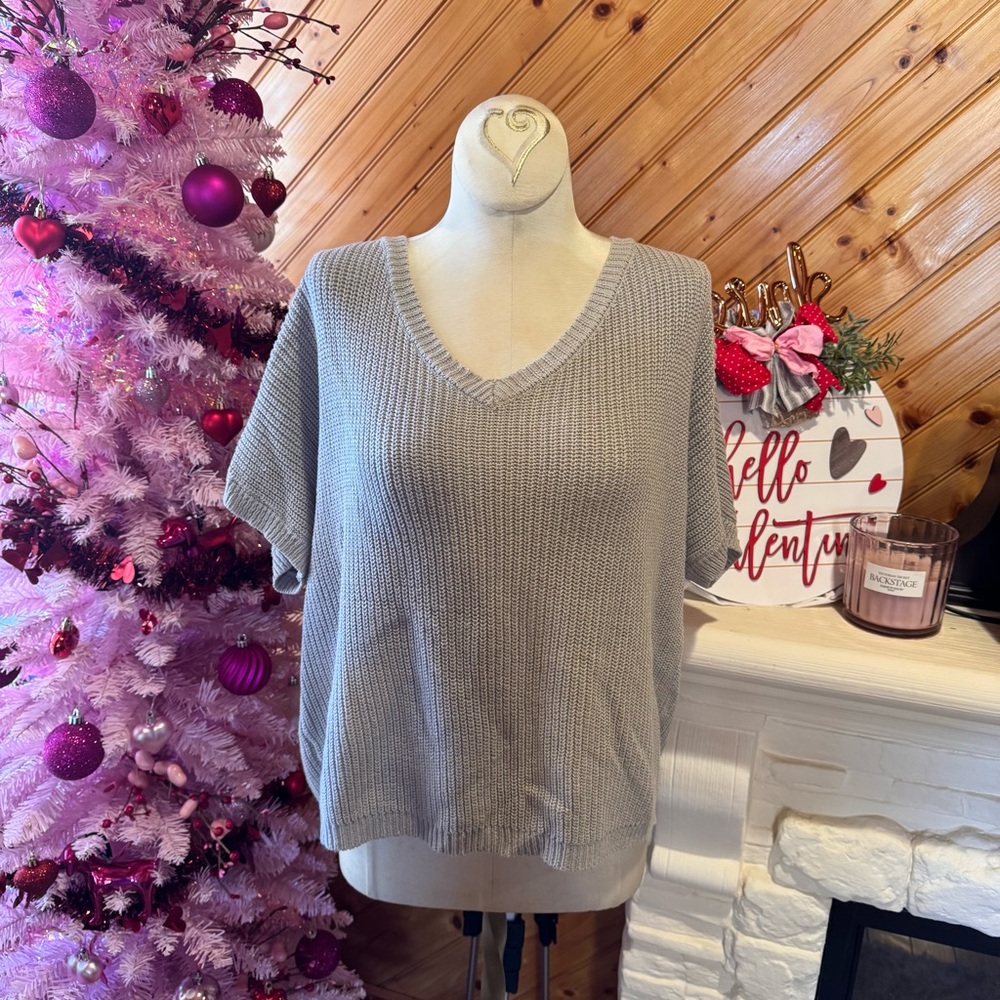 MAK Sweater Short Sleeve Knit Top w/ Lace-Up Back | Medium